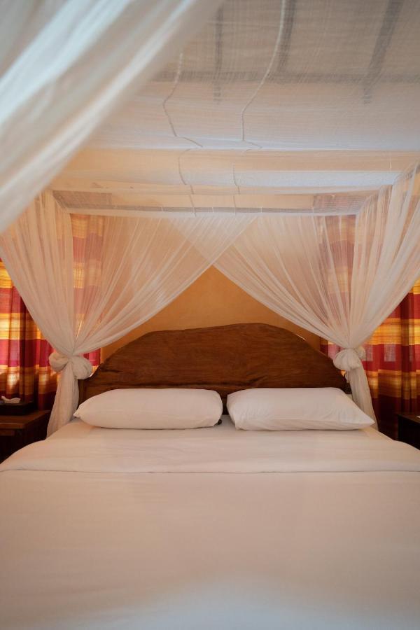 Flower Island Resort Casian Bagian luar foto